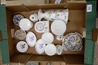 Appraisal: A collection of pottery to include Wedgwood wild strawberry and