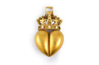 Appraisal: Barry Kieselstein-Cord K gold heart crown pin Five diamonds Signed