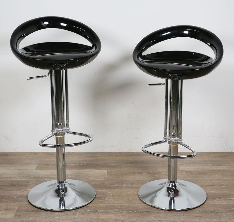 Appraisal: Pair of Mid Century Googie style bar stools th century