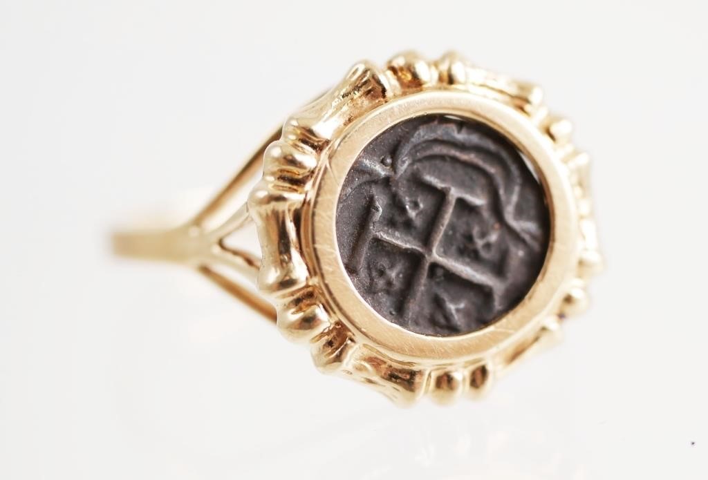 Appraisal: Gold ring marked k with reproduction of ancient Byzantine coin