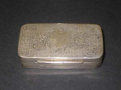 Appraisal: A CONTINENTAL SNUFF BOX of oblong form the hinged lid