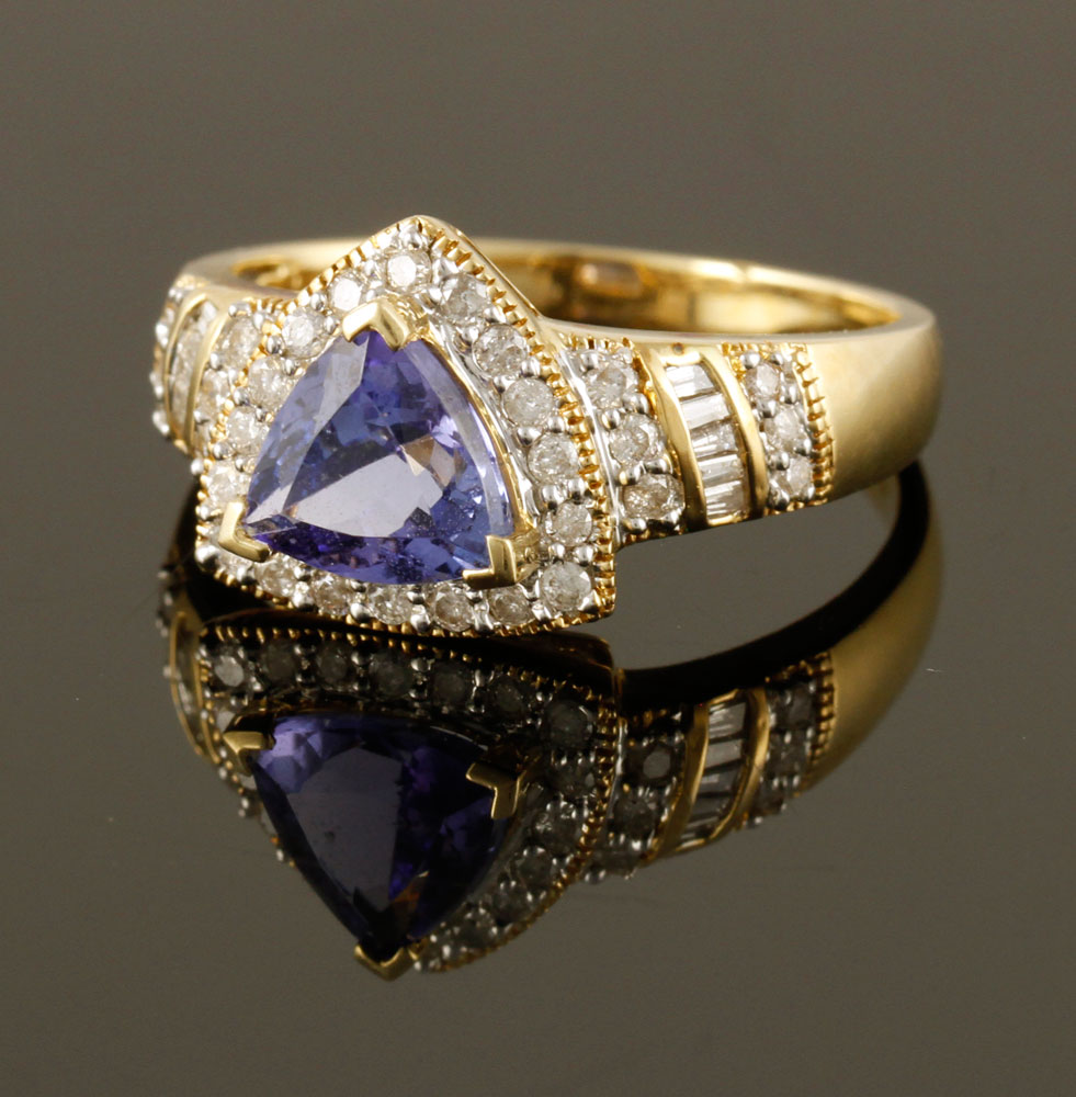 Appraisal: - K Diamond and Tanzanite Ring K yellow gold diamond