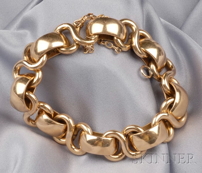 Appraisal: kt Gold Bracelet of arched S-form links dwt lg in