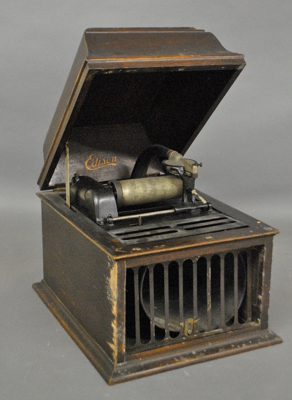 Appraisal: - Edison mahogany veneer cased phonograph with the original patent