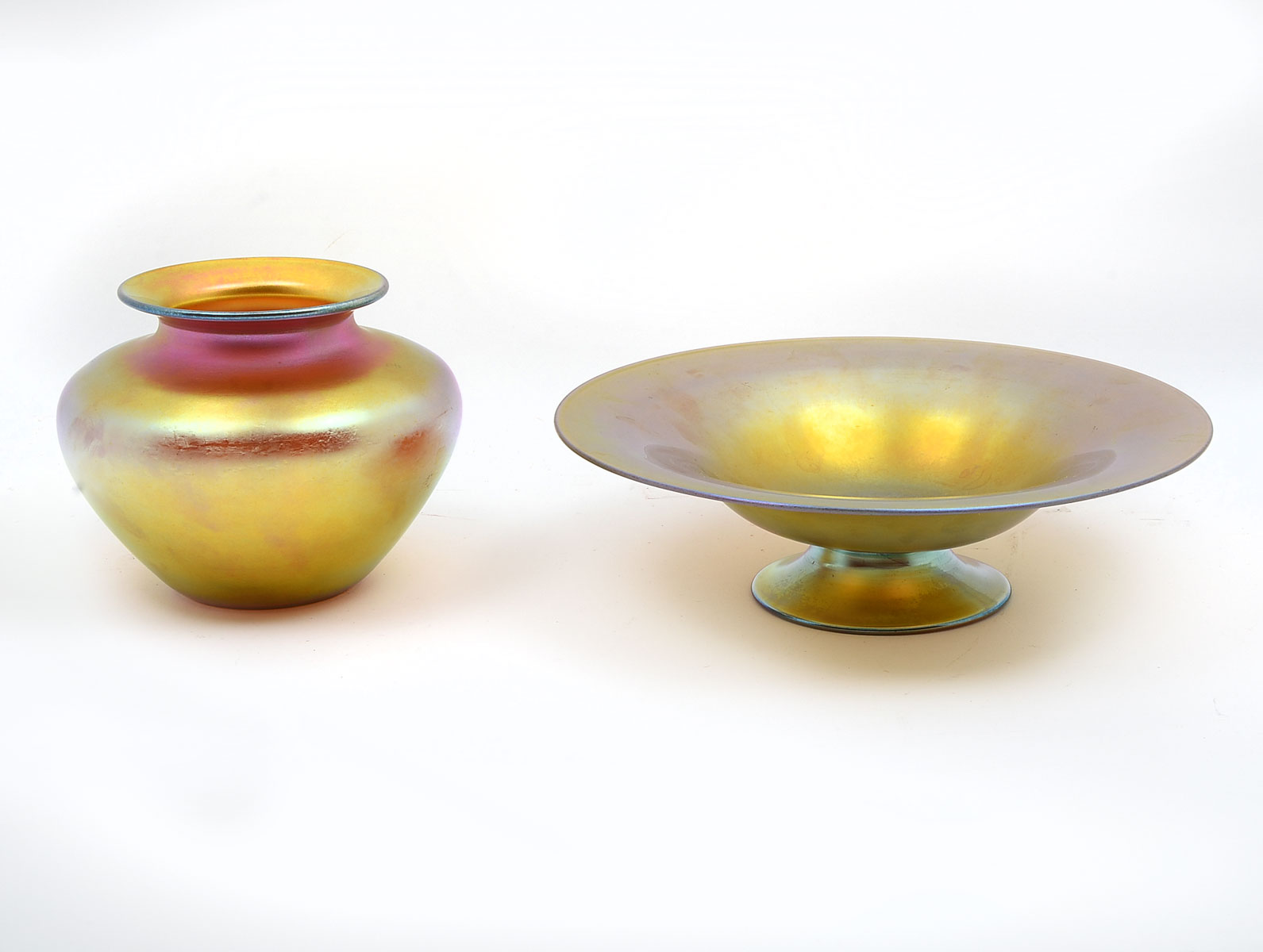 Appraisal: PC STEUBEN ART GLASS CONSOLE BOWL VASE Comprising - Gold