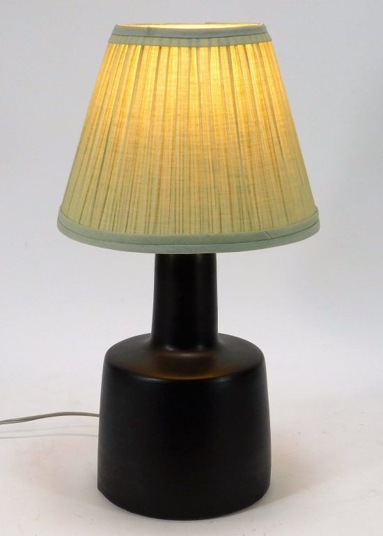 Appraisal: GORDON AND JANE MARTZ MCM POTTERY TABLE LAMP United States