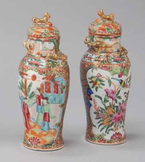 Appraisal: PAIR OF CHINESE EXPORT ROSE MEDALLION PORCELAIN COVERED JARS th