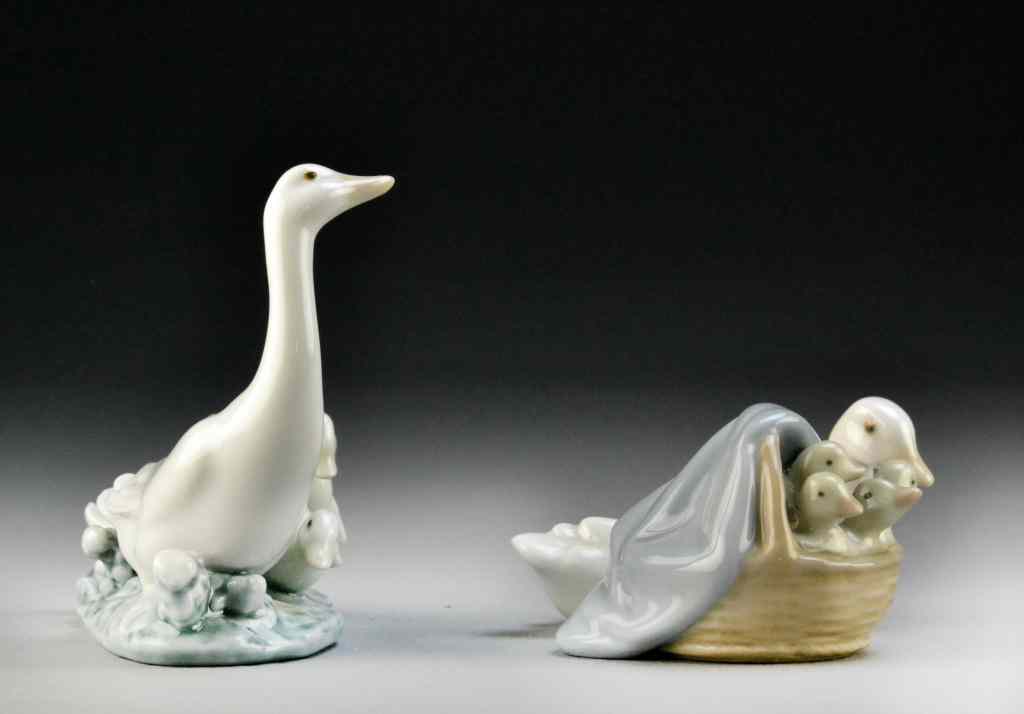 Appraisal: Lladro Figurines - Duck familyTo include Spanish porcelain mother duck