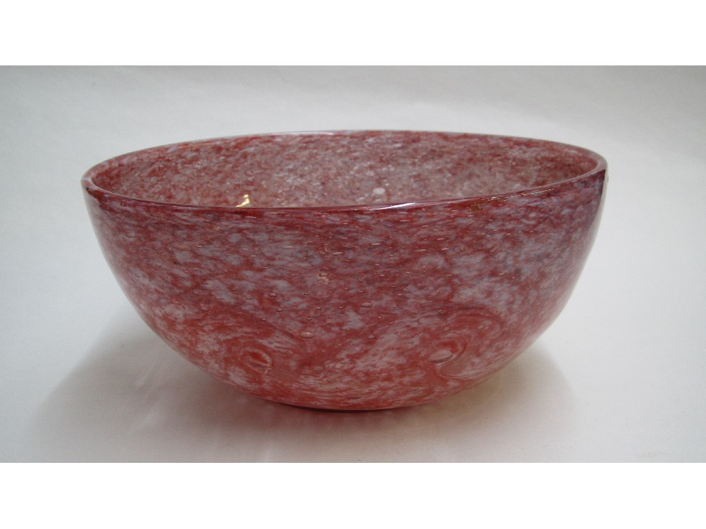 Appraisal: A Vasart glass bowl with pink swirling decoration etched mark