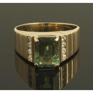 Appraisal: Green Fluorite k Gold Ring k gold ring containing a