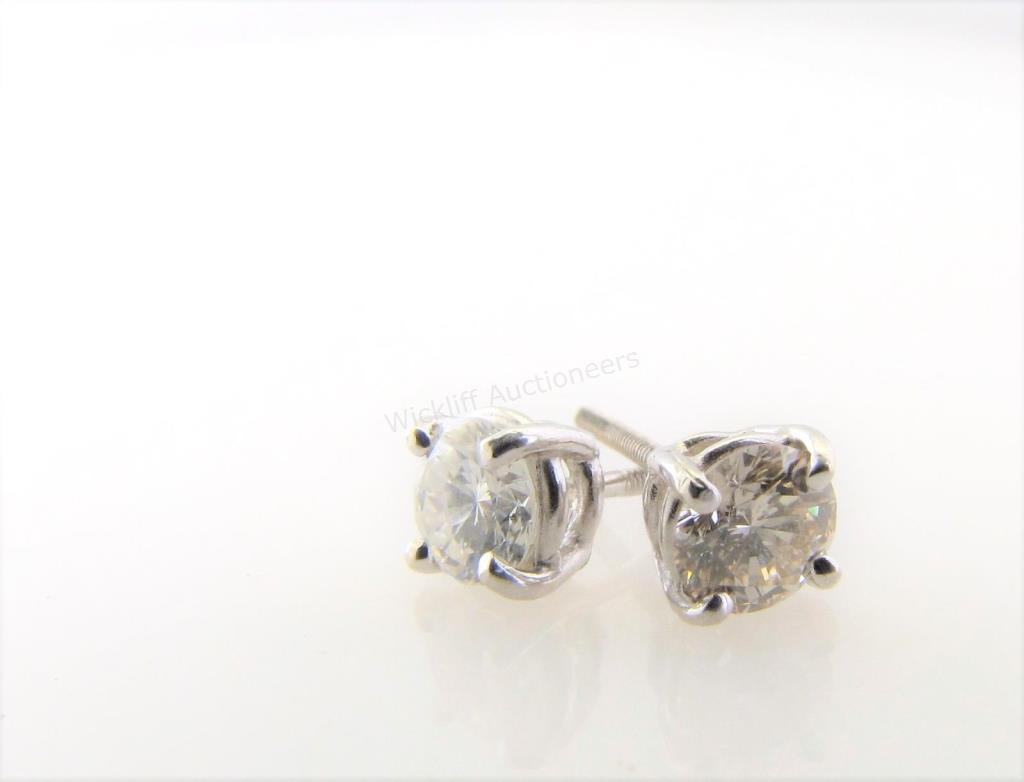 Appraisal: A pair of K white gold mounted ctw diamond studs