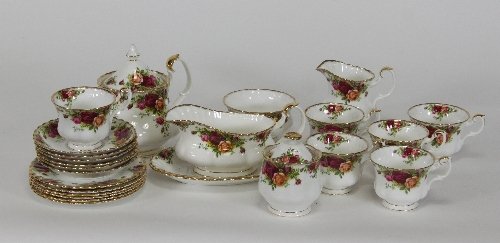 Appraisal: A quantity of Royal Albert 'Old Country Roses' pattern tea