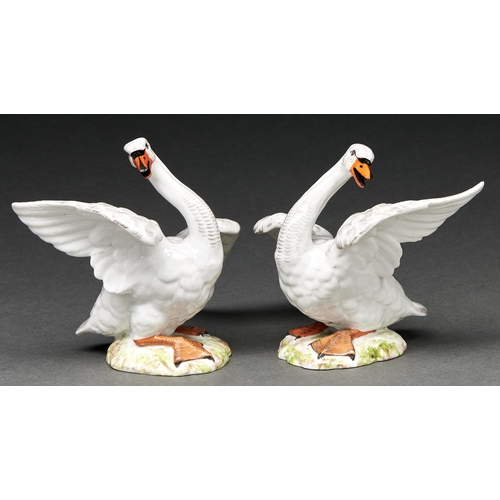 Appraisal: A pair of French porcelain models of swans th early