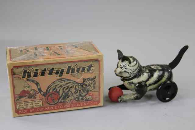 Appraisal: BOXED ''KITTY KAT'' TOY Marx lithographed tin depicts cat pouncing