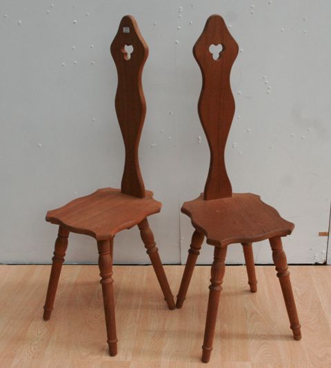 Appraisal: A pair of cedar hall chairs