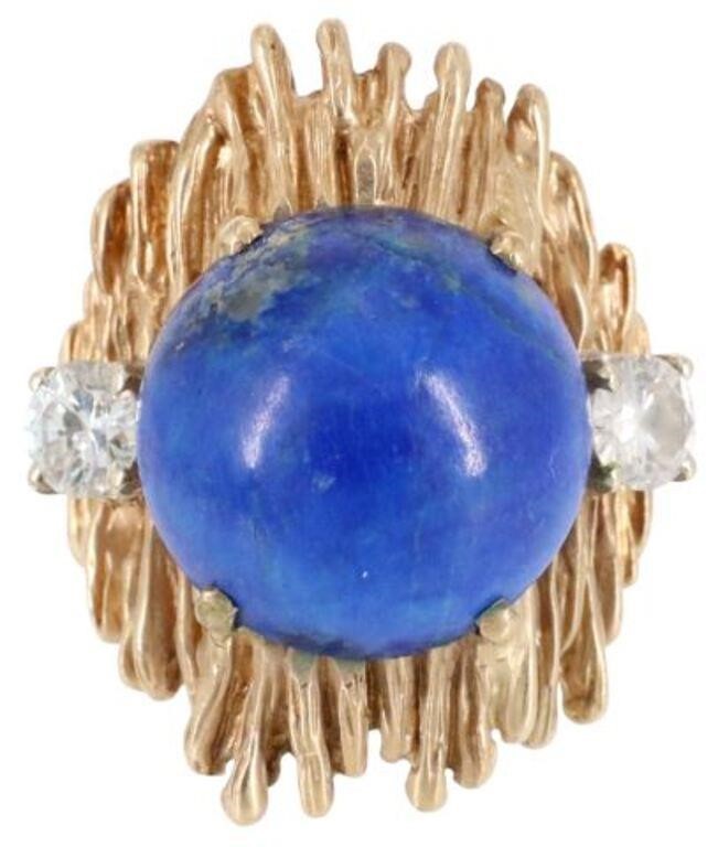 Appraisal: Estate kt yellow gold ring lapis cabochon framed by two