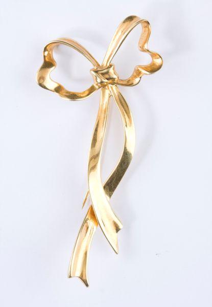 Appraisal: Tiffany Co KT Bow Knot Brooch of stylized form with