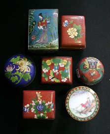 Appraisal: A Japanese cloisonne cylindrical box the lid featuring an underglaze