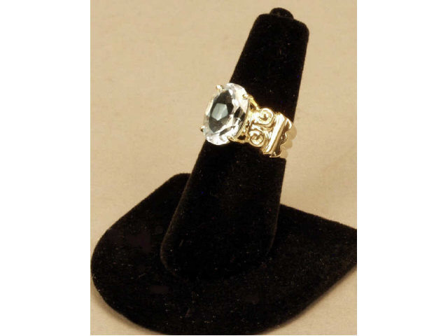 Appraisal: Ladies karat yellow gold ring set with a center topaz