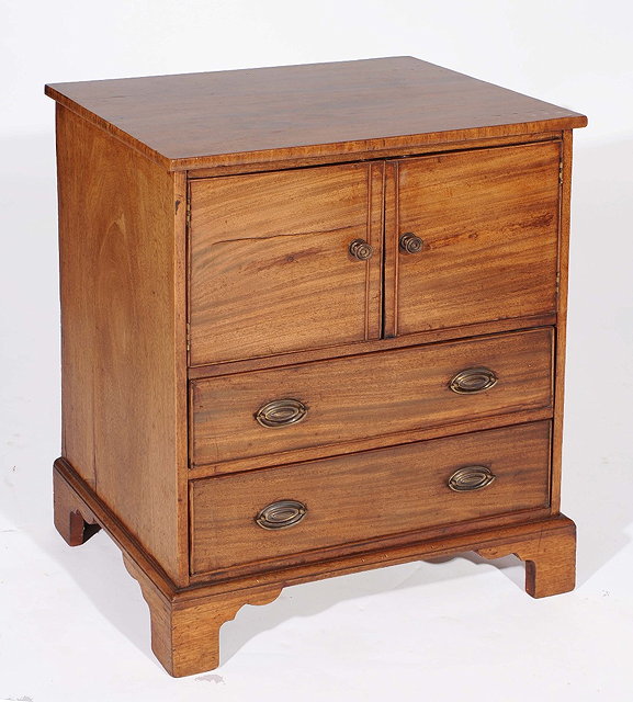 Appraisal: A TH CENTURY MAHOGANY CONVERTED COMMODE cm across