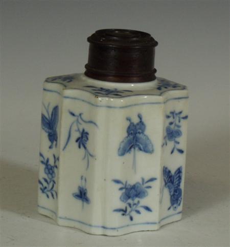 Appraisal: A Chinese blue painted porcelain tea caddy of shaped square