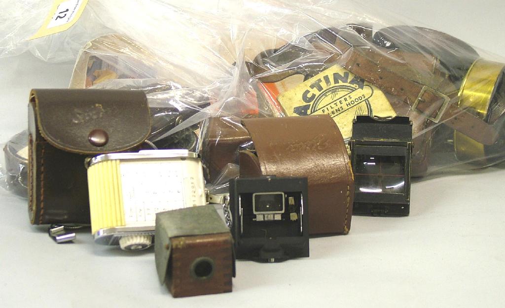 Appraisal: Quantity of miscellaneous photographic items including Electro Bewi light meter