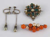 Appraisal: A mixed lot comprising a metal coral and cultured pearl