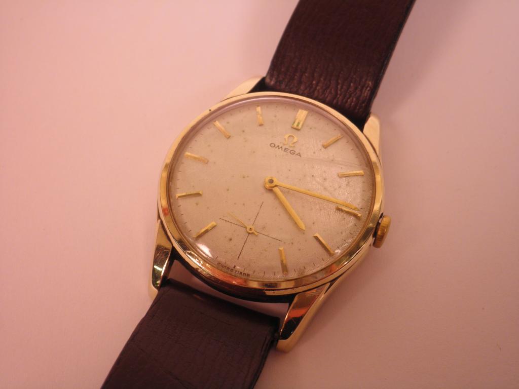 Appraisal: An Omega gold gent's wrist watch