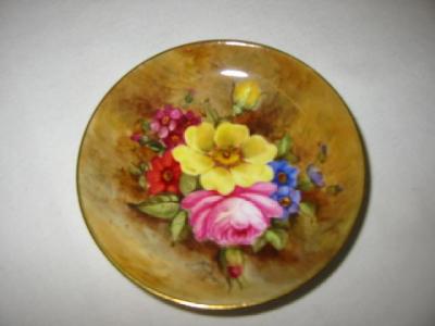 Appraisal: A ROYAL WORCESTER PORCELAIN PIN TRAY of circular form painted