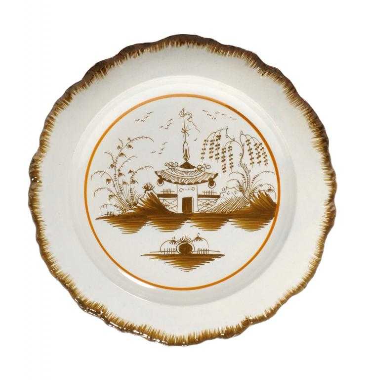 Appraisal: A DON POTTERY PEARLWARE PLATE with shell edge painted in