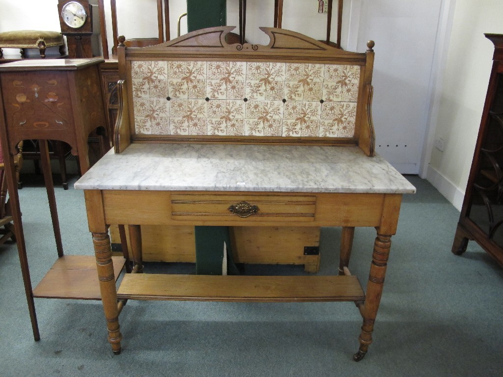 Appraisal: Late Victorian marble top washstand