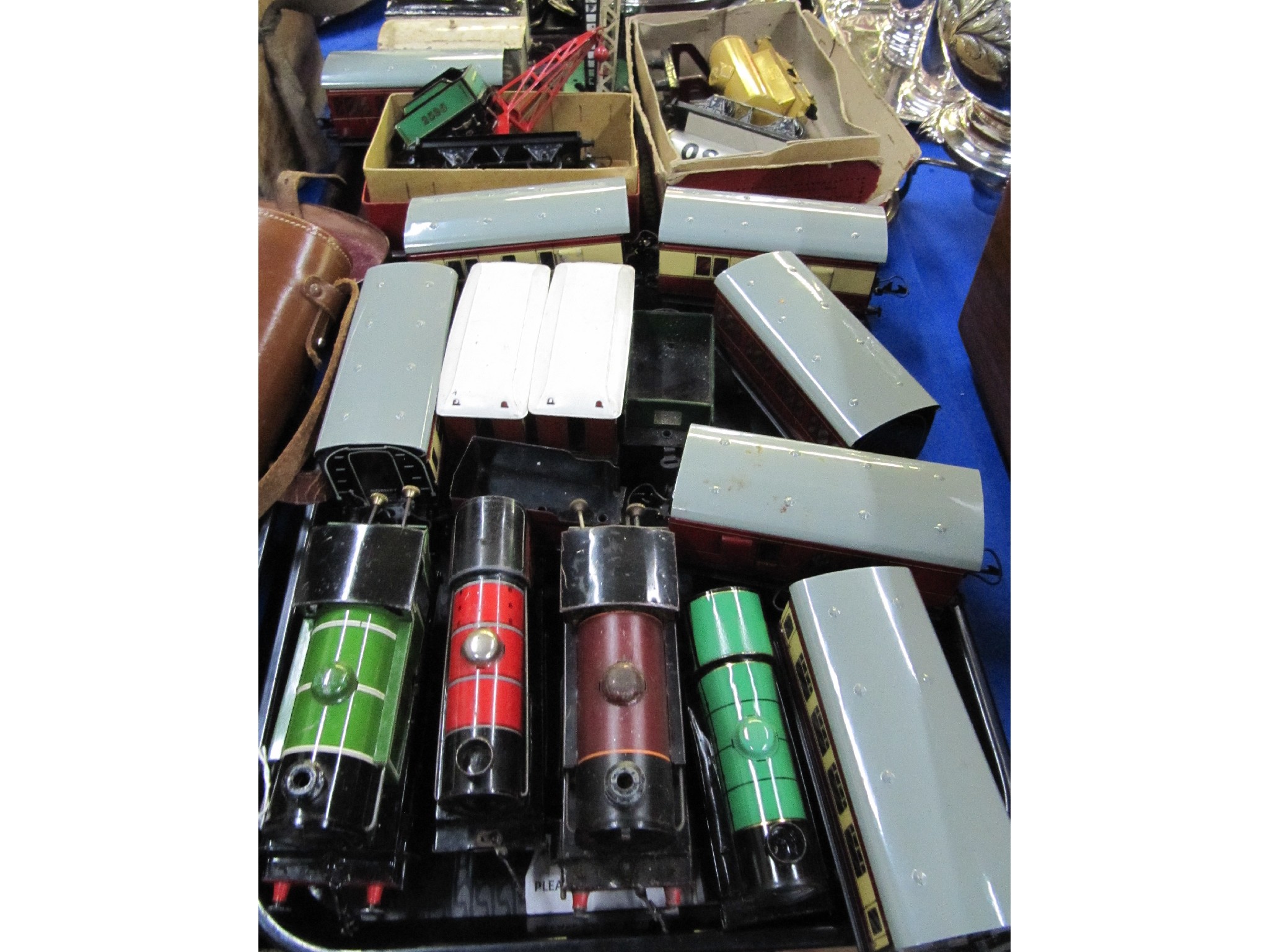 Appraisal: A lot comprising a Hornby tinplate model engines with carriages