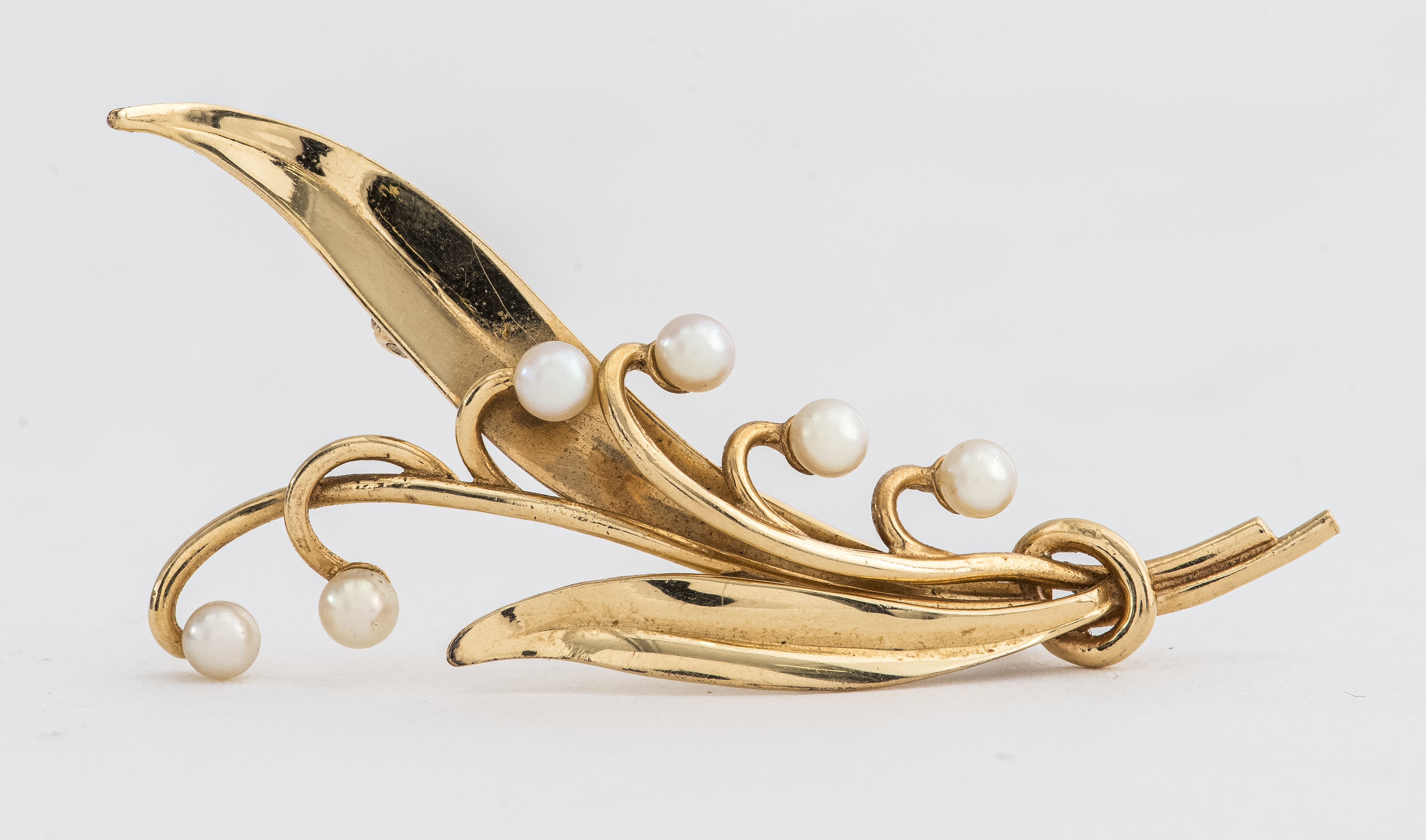 Appraisal: RETRO 'S K YELLOW GOLD PEARL LEAF PIN Retro 's