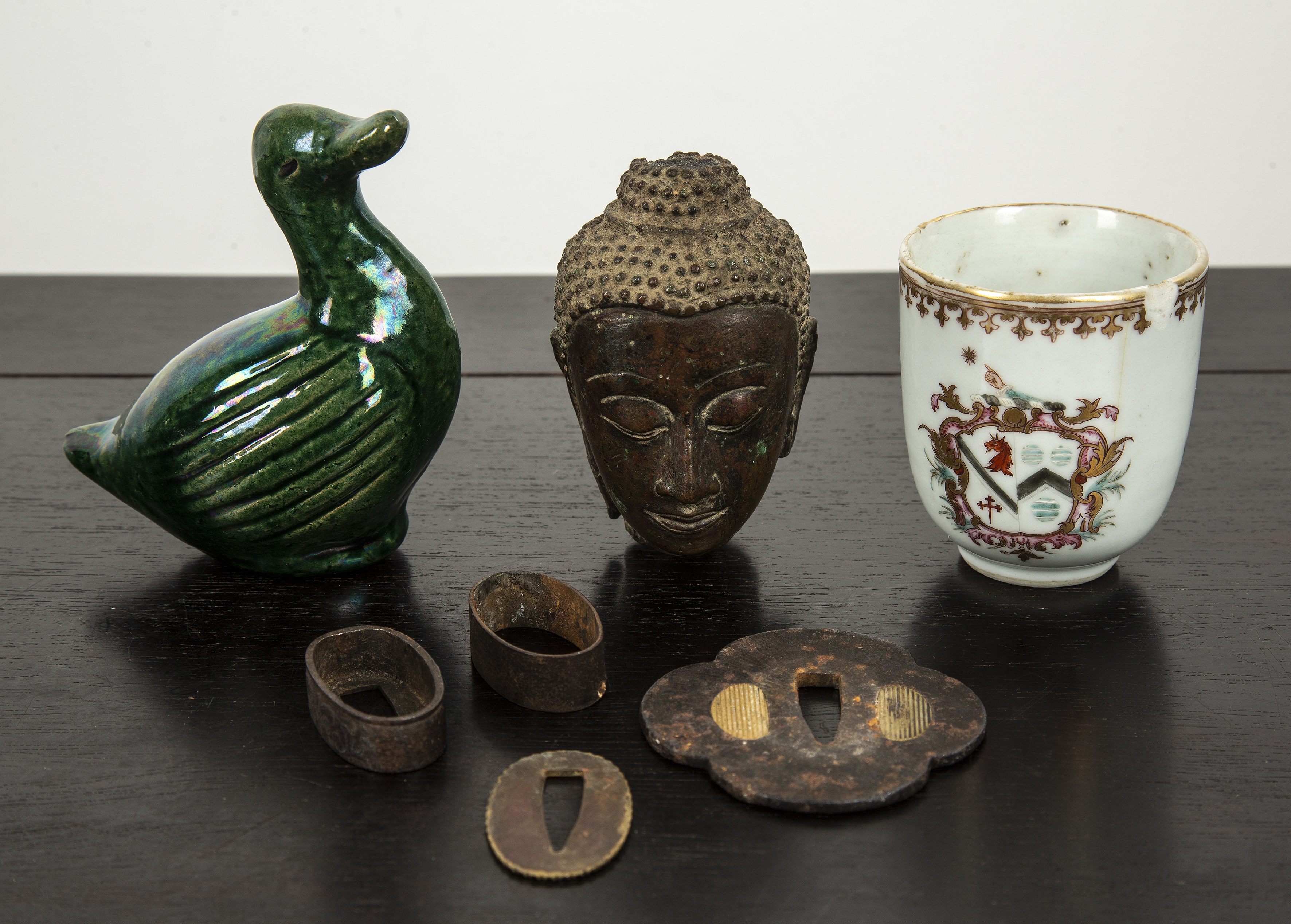 Appraisal: Group of pieces Chinese and Japanese including a small bronze