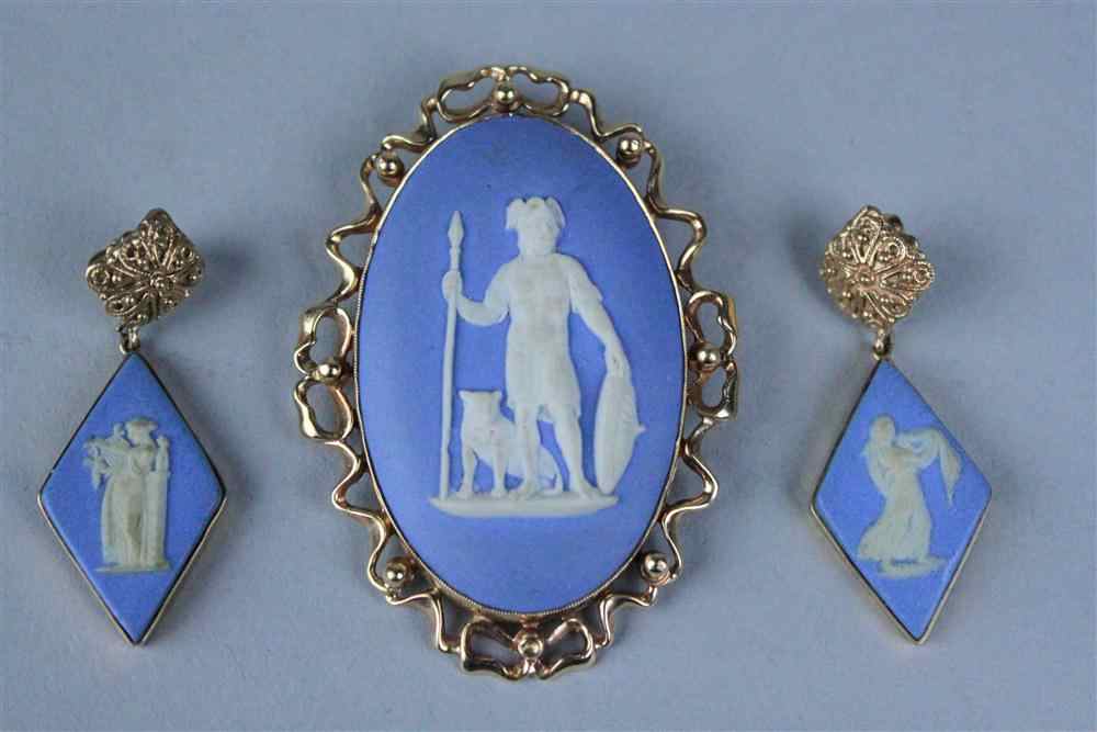 Appraisal: WEDGWOOD GOLD MOUNTED JASPERWARE BROOCH AND EARRINGS the oval brooch