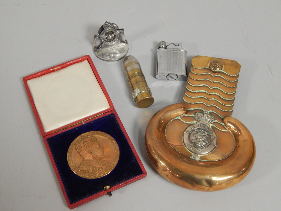 Appraisal: Various items of militaria etc to include a Royal Air