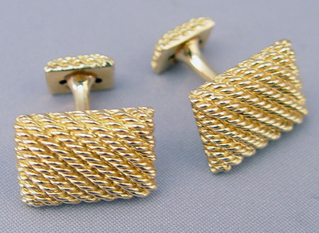 Appraisal: K GOLD BASKET WEAVE CUFFLINKS K yellow gold cufflinks in