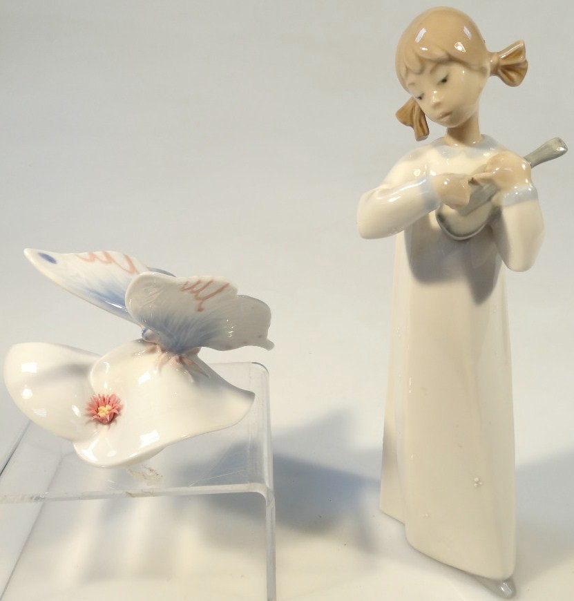 Appraisal: A thC Lladro Daisa figure formed as a girl standing