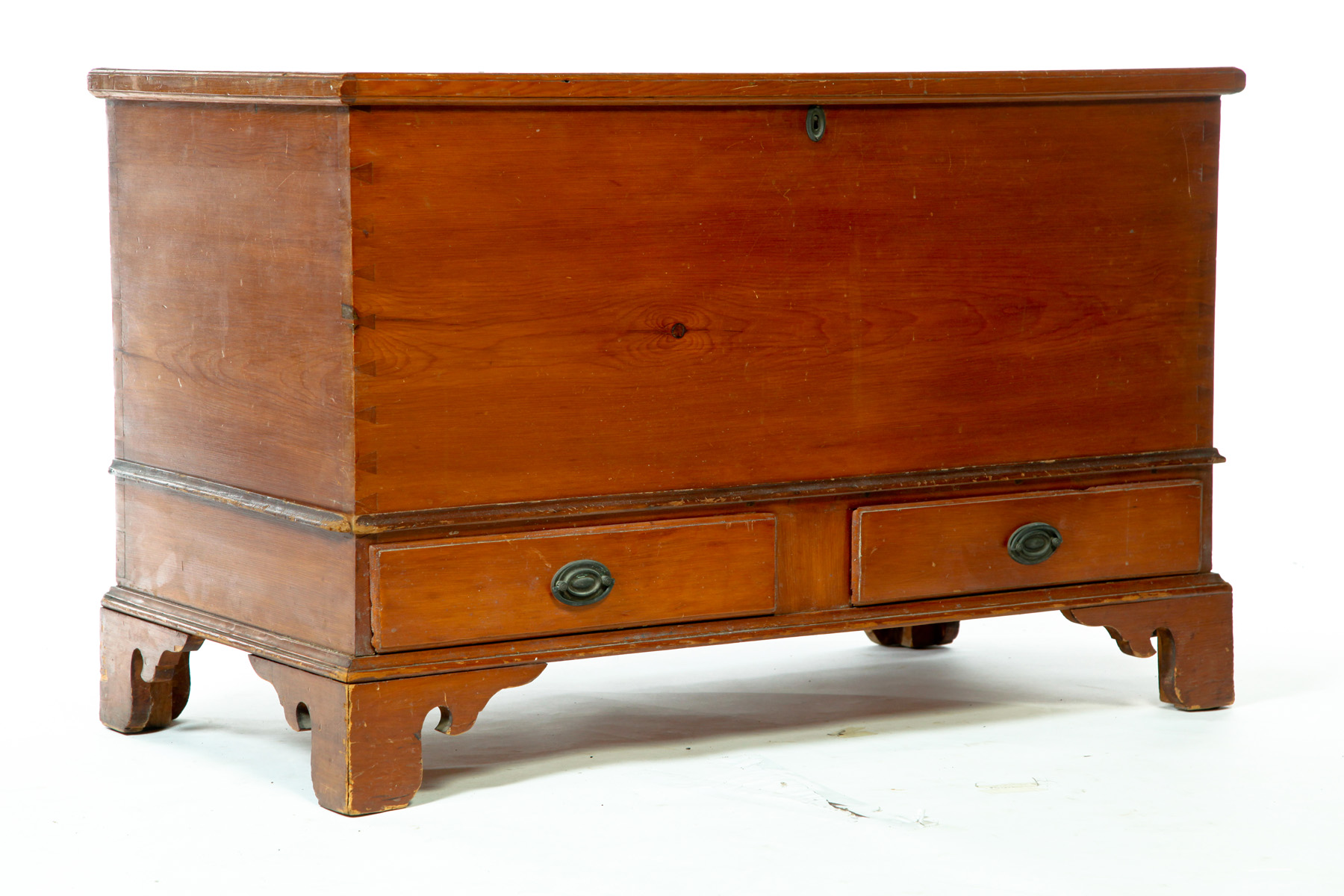 Appraisal: LATE CHIPPENDALE BLANKET CHEST America ca pine Applied molding around