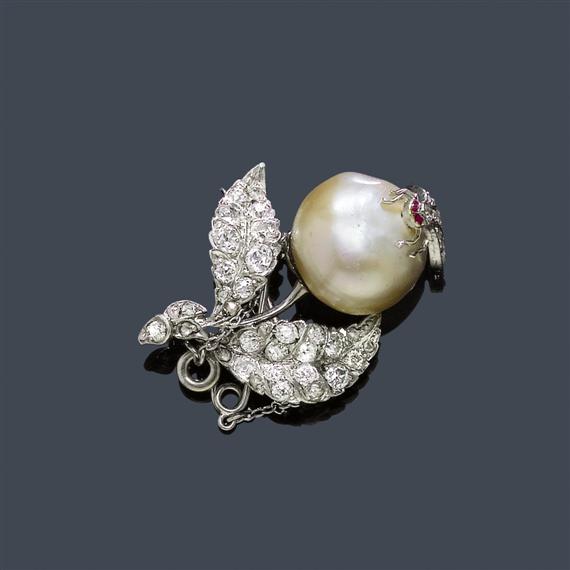 Appraisal: A th C PEARL AND DIAMOND BROOCH-PENDANT circa Silver on