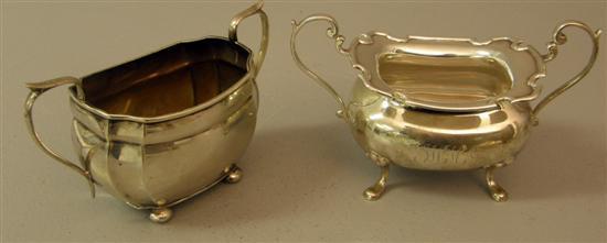 Appraisal: George V silver sugar bowl with shaped rim scrolling handles