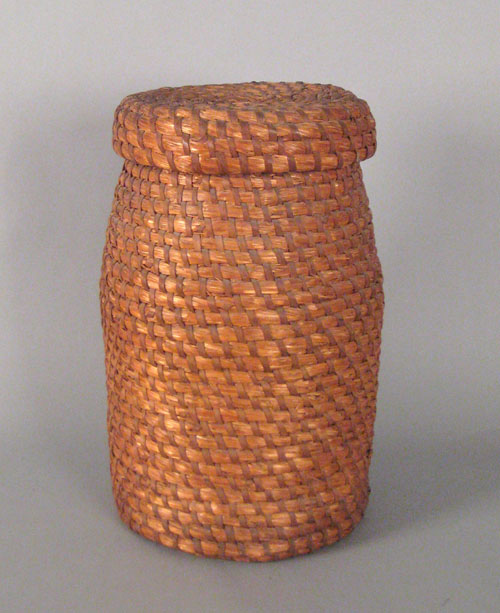 Appraisal: Large Pennsylvania rye straw lidded basket th c h