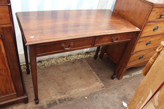 Appraisal: A TH CENTURY MAHOGANY SIDE TABLE two frieze drawers with