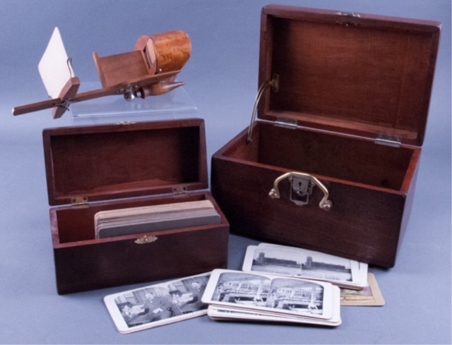 Appraisal: Stereoscope Viewer with Photo Cards L