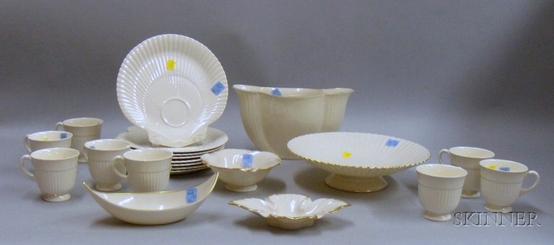 Appraisal: Set of Eight Wedgwood Queen's Ware Shell-form Bridge Plates with