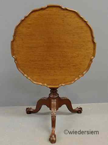 Appraisal: Chippendale style mahogany piecrust tea table th c ''h top