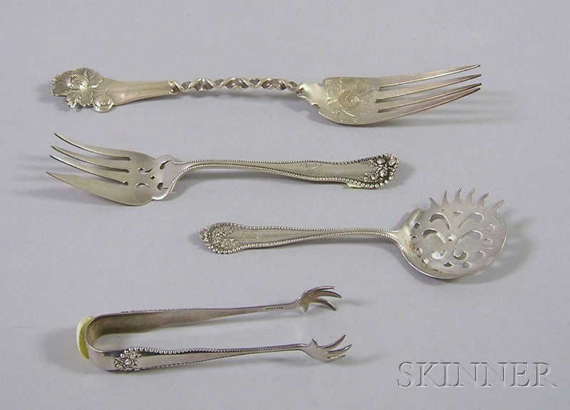 Appraisal: Four Sterling Flatware Item a Whiting floral serving fork a