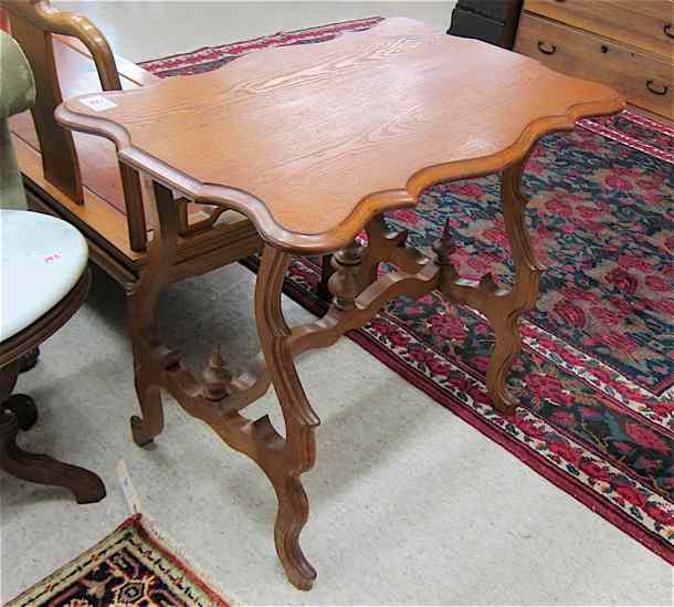 Appraisal: LATE VICTORIAN OAK WRITING TABLE American c having a rectangular