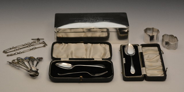 Appraisal: A quantity of silver waresincluding a silver cigarette box with