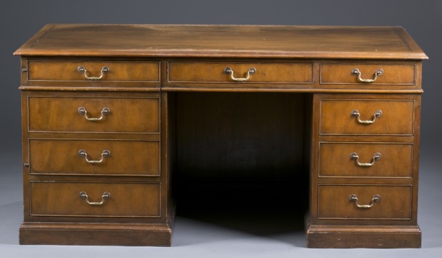 Appraisal: Kittinger Buffalo Chippendale-Style Executive Desk Mahogany with mahogany veneers Stamped